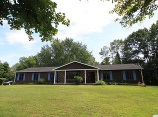 16 Cedar Dr, Stuyvesant, NY 12173