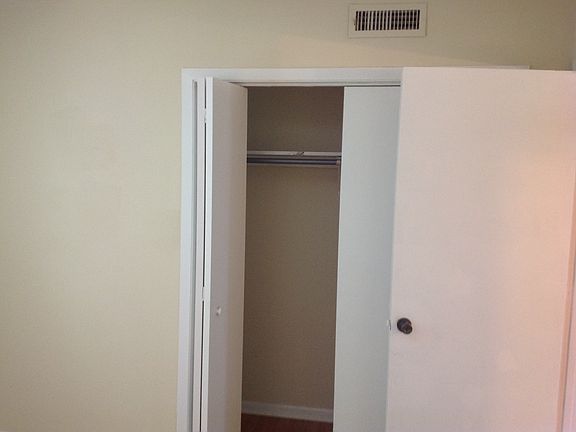 2nd image of 3305 Garden Dr APT 2