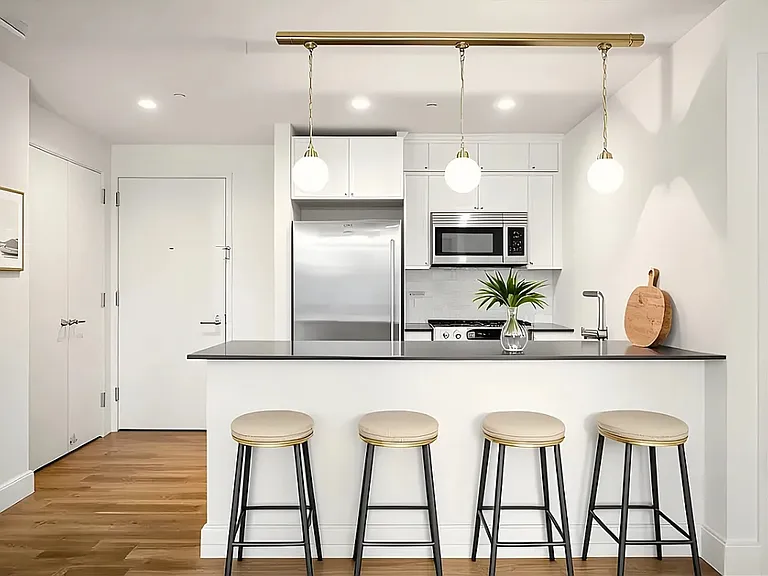 595 Baltic St #4B — Photo 4