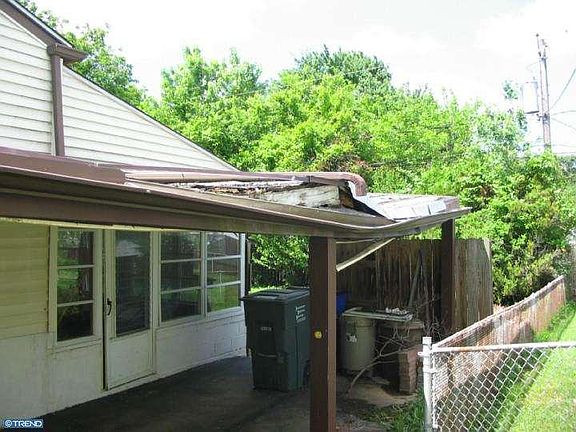 3rd image of 2205 Fenton Dr