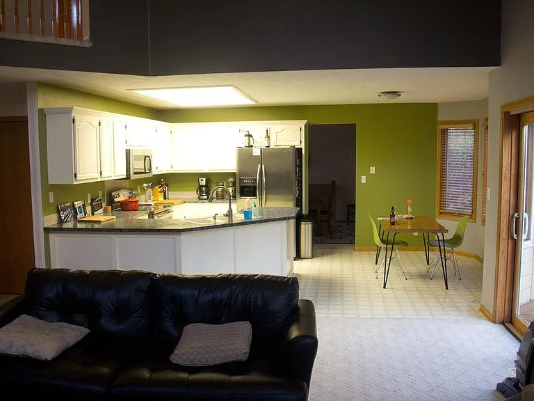 Long Meadow Dr — Photo 4