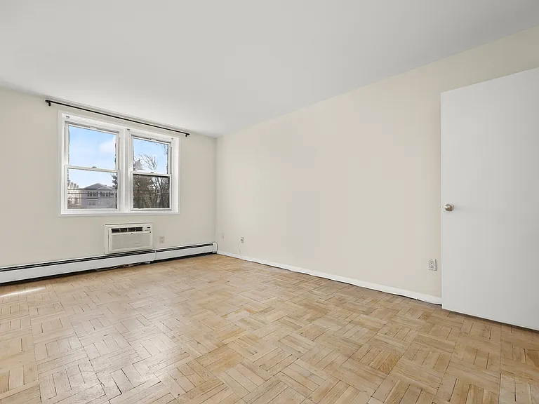 140 Grove St #4G — Photo 12