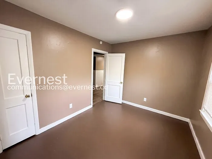 1412 Woodward Rd — Photo 6
