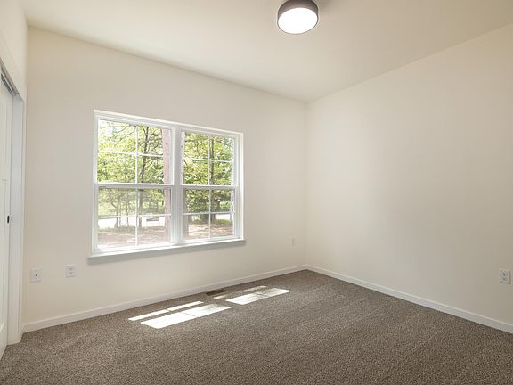 5th image of 8811 Pine Cone Dr