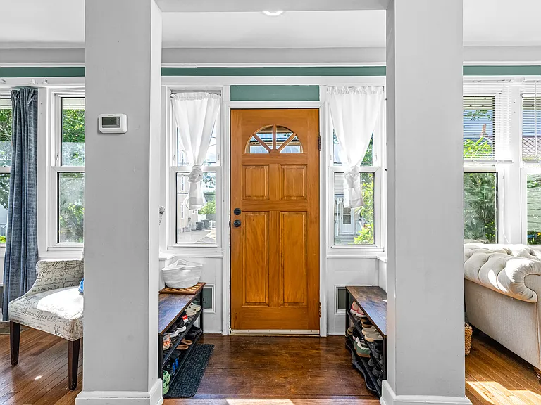 282 Lake St — Photo 3