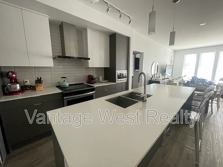 1800 Richter St #109 — Photo 4