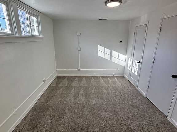 3rd image of 970 Iona St #1