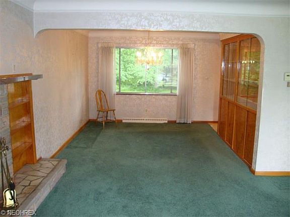 5th image of 22250 Berry Dr