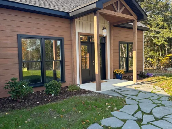 7 Village Loop Road, Bucksport, ME 04416