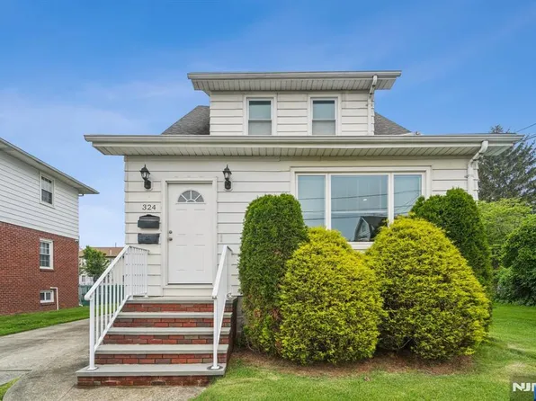 322 3rd St, Saddle Brook, NJ 07663