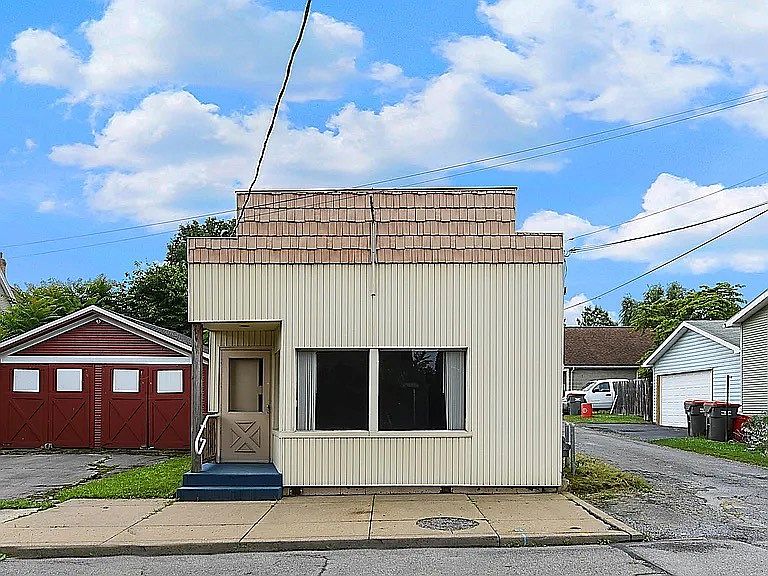 1st image of 505 35th St