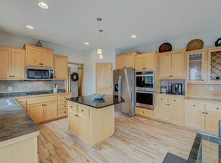11080 Dogwood Ct, Woodbury, MN 55129