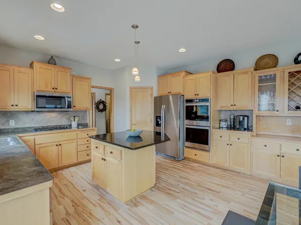 11080 Dogwood Ct, Woodbury, MN 55129