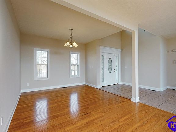 5th image of 410 Cabernet Dr