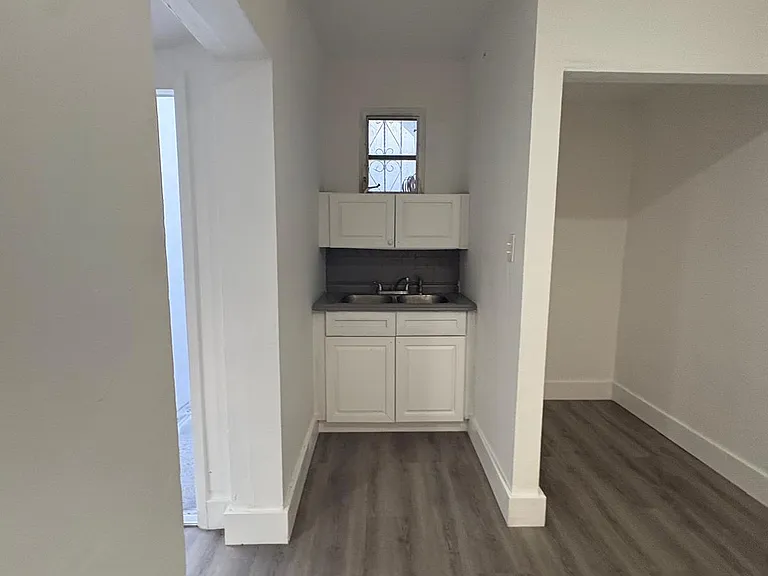 127 NW 9th Ave #11 — Photo 4
