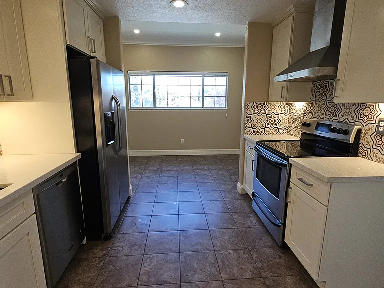 376 Treasure Island Dr — Photo 11