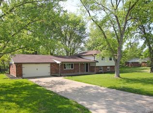 3069 Village Green Dr, Dayton, OH 45432