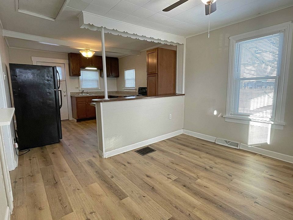 1st image of 270 W 2nd St #B