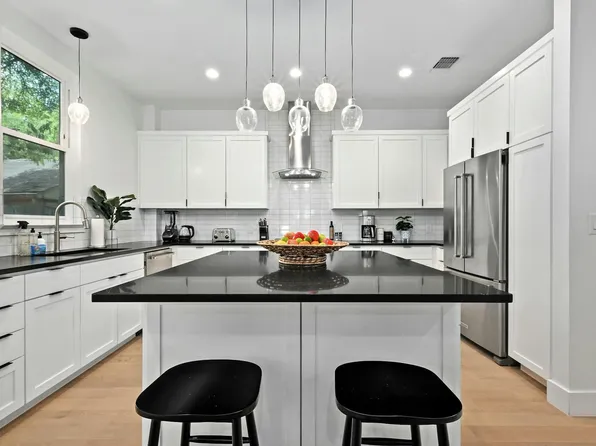 2004 Winsted Ln #A, Austin, TX 78703