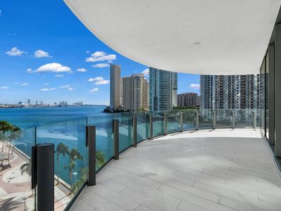 300 Biscayne Boulevard Way #601, Miami, FL, 33131