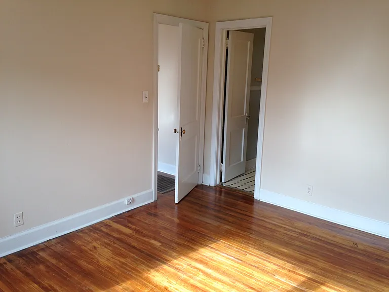 Oxmoor Rd — Photo 15