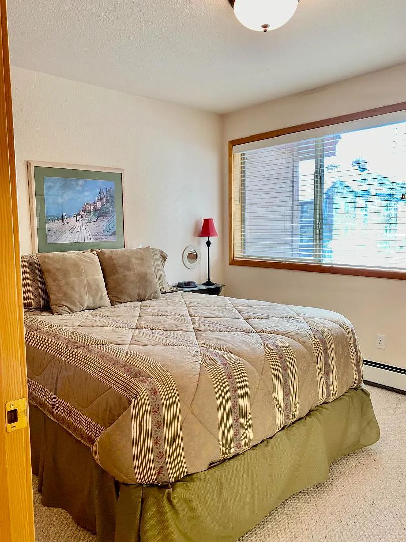 Unit Photo - 102 Sawyer Cir #102