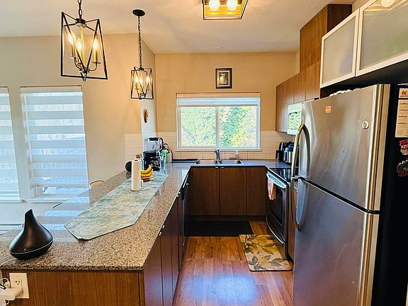 3rd image of 9655 King George Blvd #419