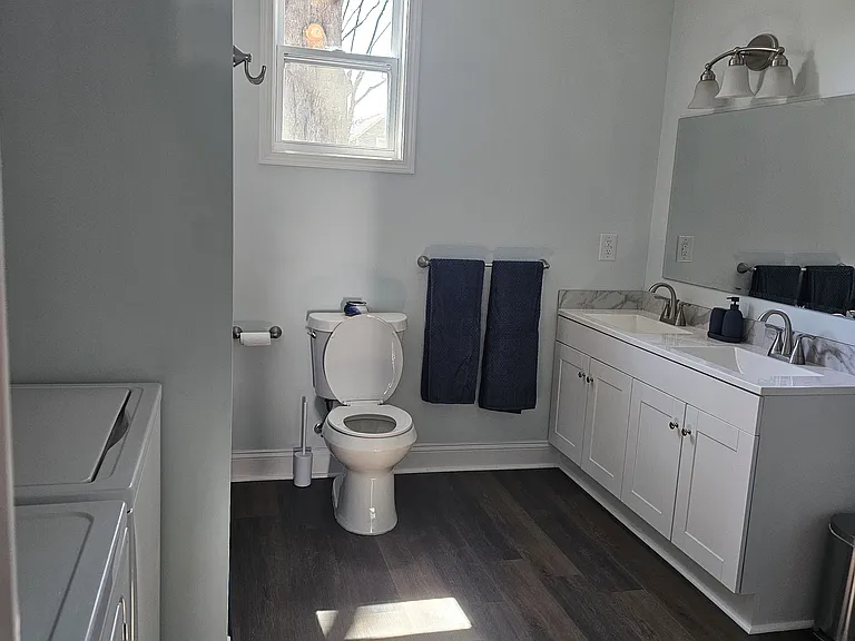 619 W Bell St #A — Photo 11