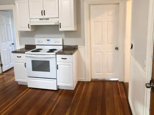 993-995 York Ave Floor 3, Pawtucket, RI 02861