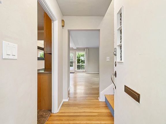 3rd image of 6810 NE Hancock St