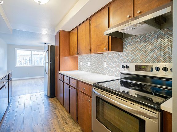 3rd image of 13807 NE 50th St