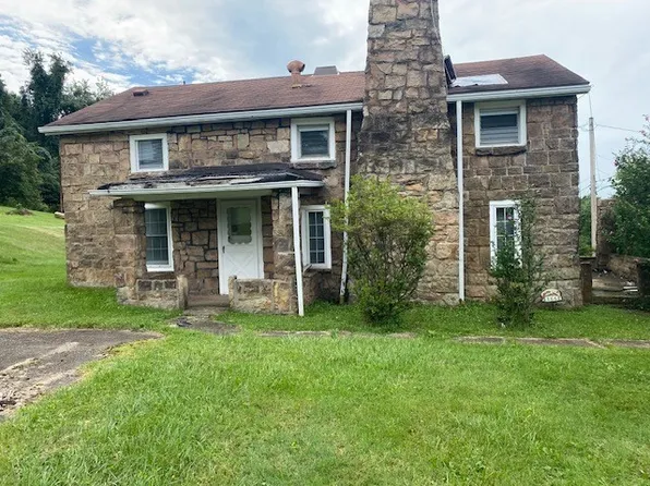 166 Bennington Rd N, Hopwood, PA 15445