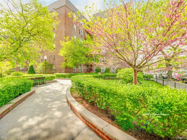 66-40 108th Street #1D, Forest Hills, NY 11375