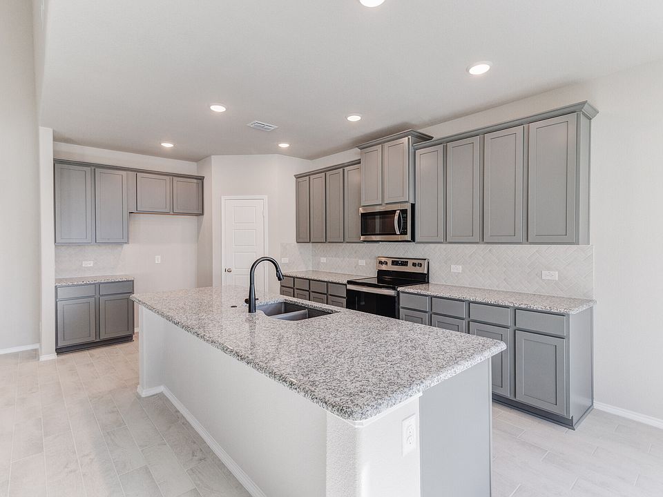 Beautiful kitchen with ample cabinetry and work space!
