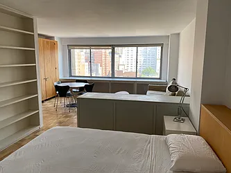 Rented by R New York