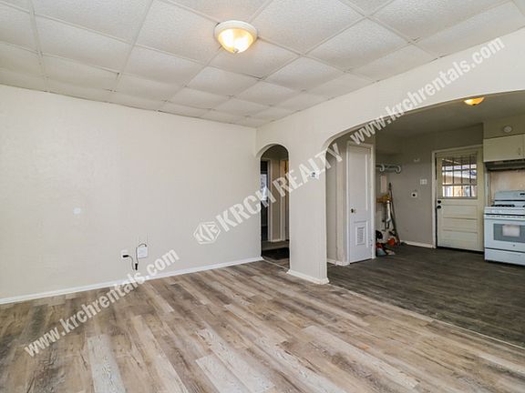 5th image of 438 Plaza Ave