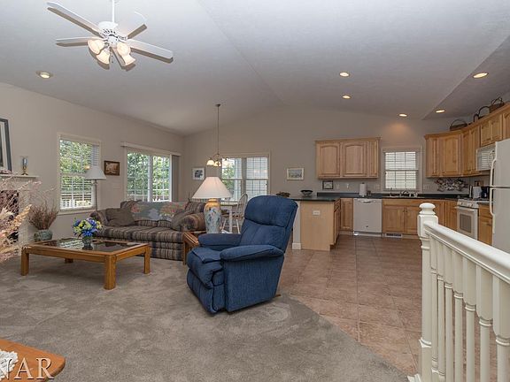 4th image of 76 Crista Ann Ct