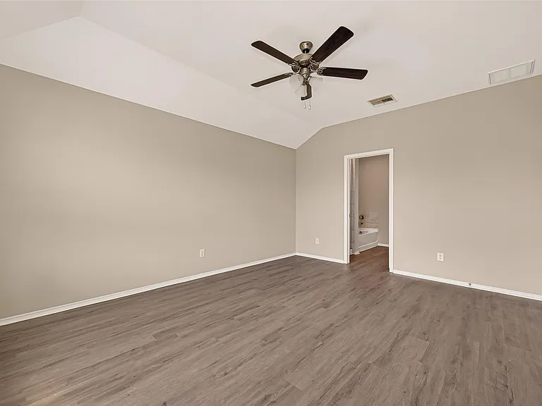 18361 Timbermill Ln — Photo 27