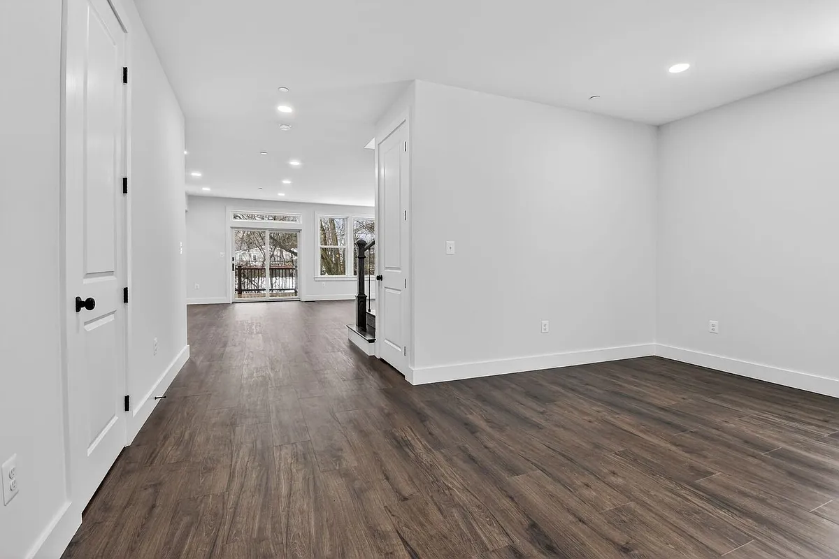 Building Photo - 13102 Ideal Dr
