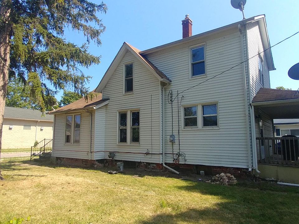 1st image of 8 S Gratiot Ave