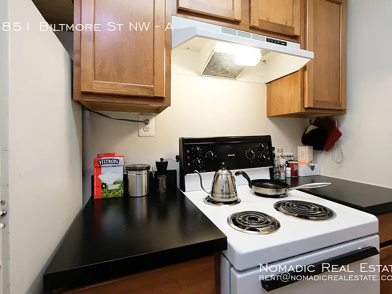 1851 Biltmore St NW #A — Photo 5
