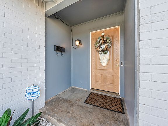 4th image of 1606 High Meadow Dr
