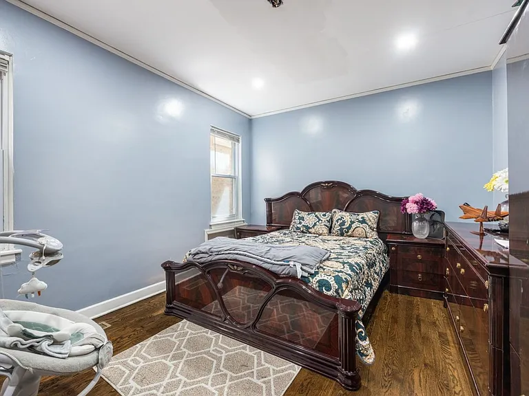 5639 N Saint Louis Ave #1 — Photo 2