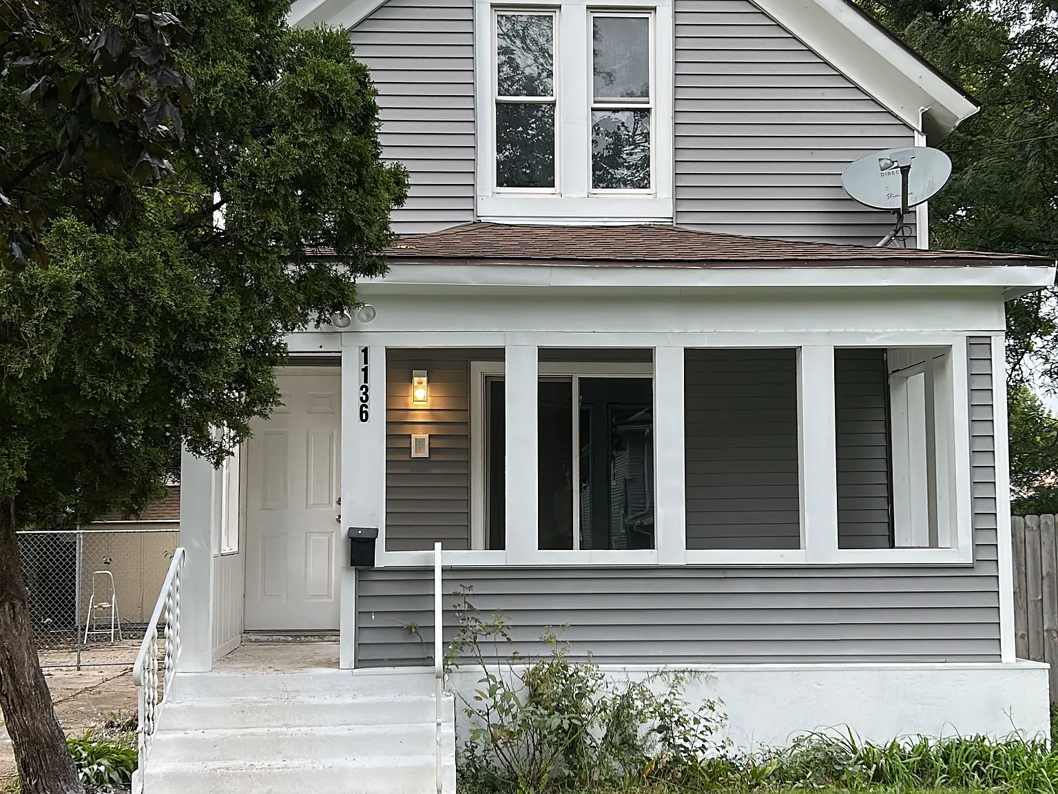 4 bed, 1.5 bath, 1550 sqft, $2,430 — Photo 1