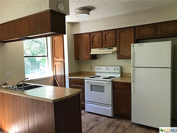 3rd image of 501 Whitetail Dr