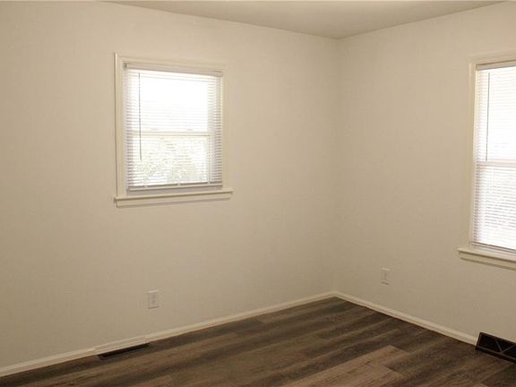 5th image of 11506 Manchester Ave