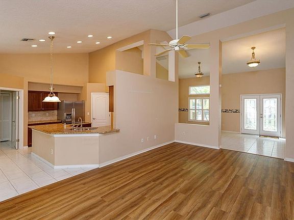 5th image of 2472 Ekana Dr