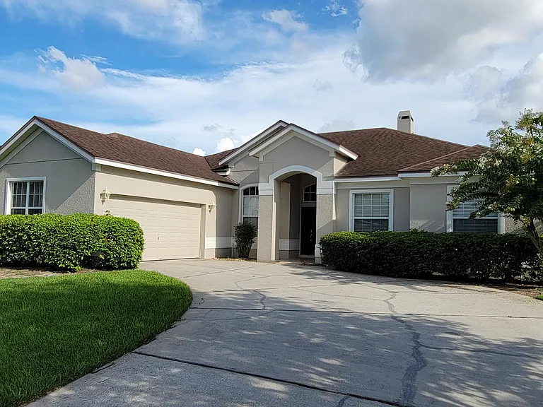 9841 Montclair Cir — Photo 1