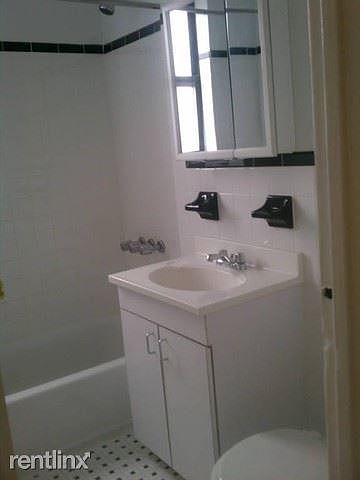72-10 37th ave2
