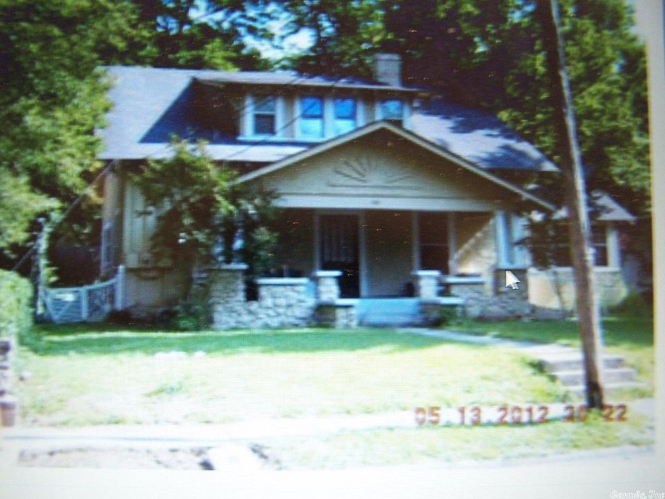 1st image of 402 E Center Ave